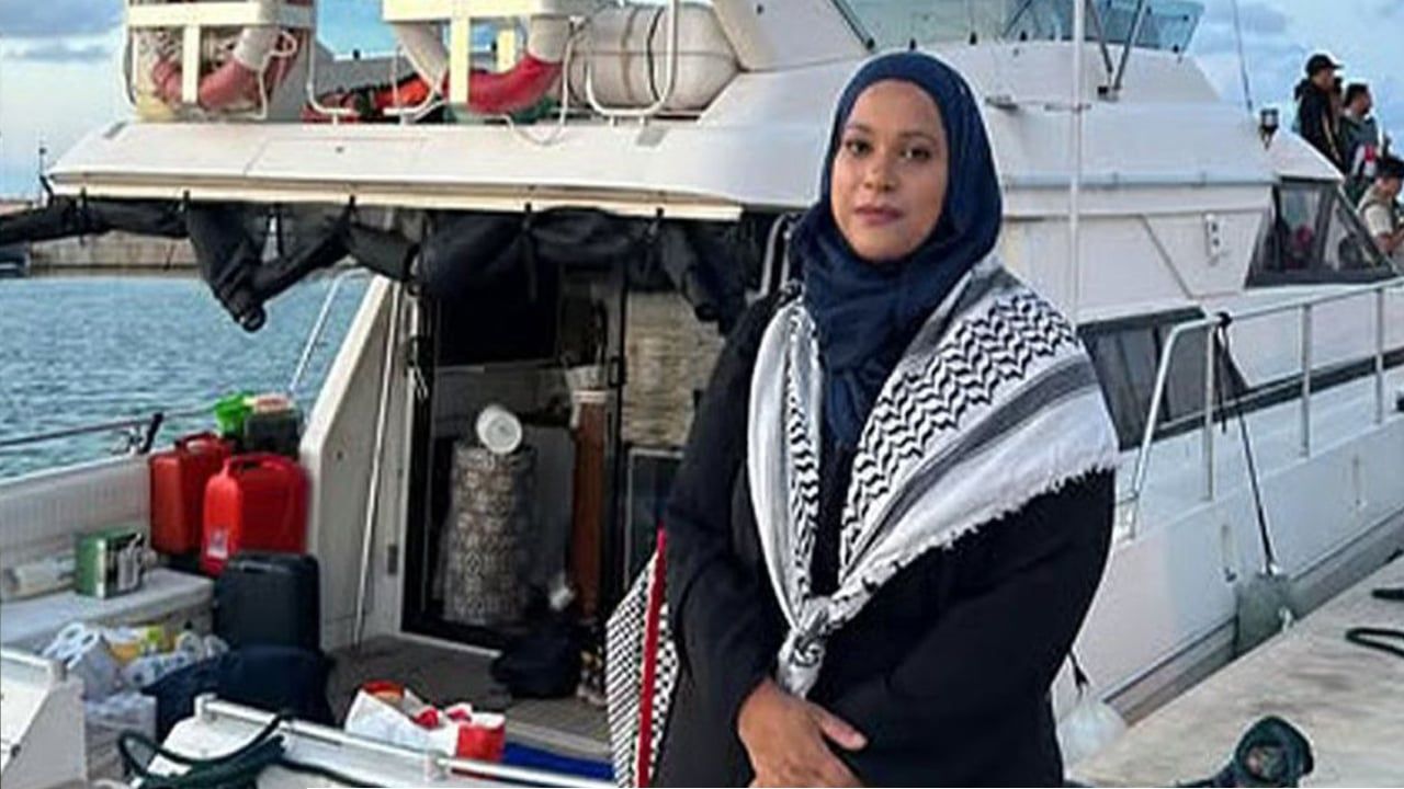 গাজা ফ্লোটিলায় যোগ দিয়েছেন বাংলাদেশি বংশোদ্ভূত মানবতাবাদী রুহি আখতার