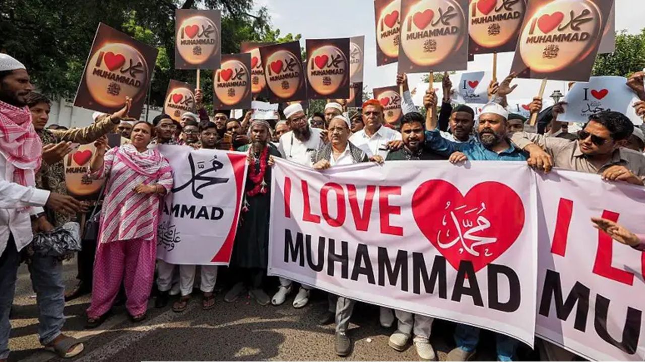 উত্তর প্রদেশে ‘আই লাভ মুহাম্মদ’ বিতর্কে ইন্টারনেট বন্ধ, উত্তেজনা নিয়ন্ত্রণে নিরাপত্তা জোরদার