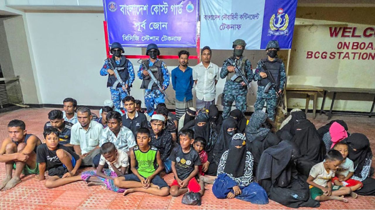 টেকনাফে যৌথ অভিযানে নারী-শিশুসহ ৩৯ জনকে উদ্ধার, মানবপাচারকারী আটক ২