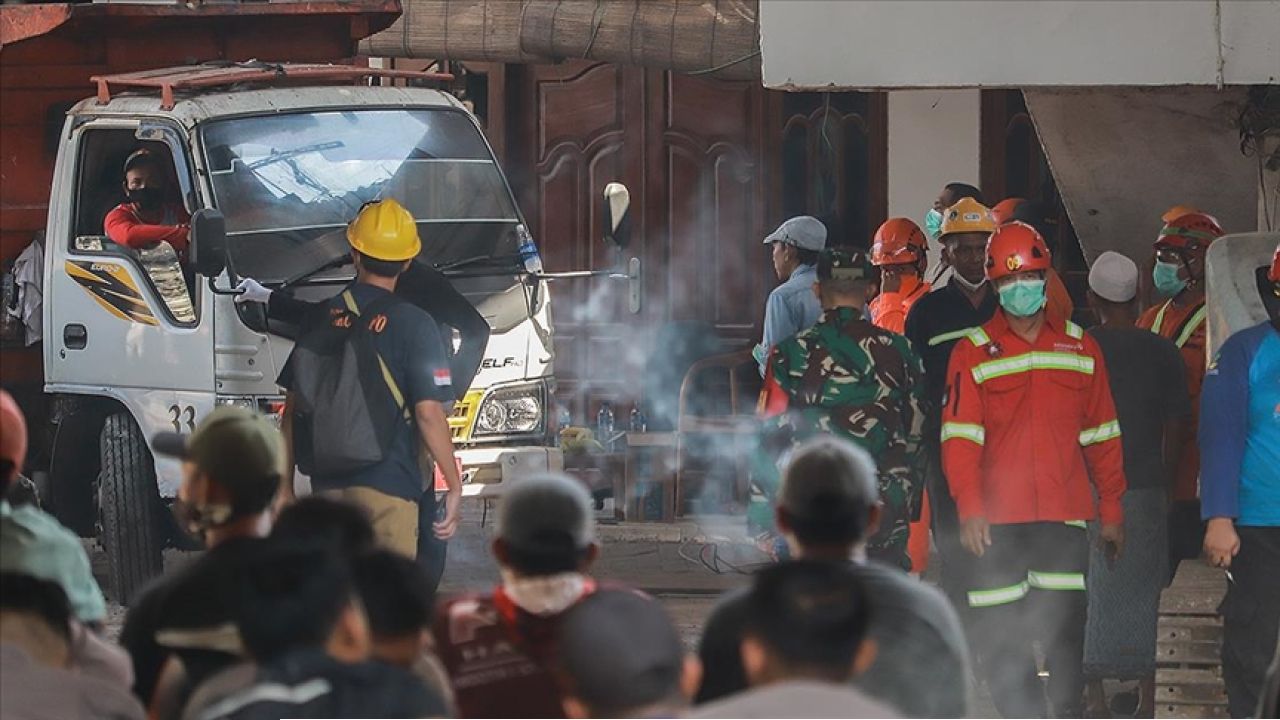 অবৈধ নির্মাণকাজের বলি! মাদ্রাসার ভবন ধসে নিহতের সংখ্যা বেড়ে ৩৭, নিখোঁজ ২৬ শিক্ষার্থী