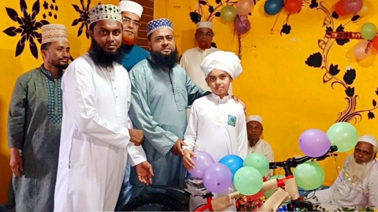 মাত্র ১৭ মাসে কোরআনের হাফেজ ৮ বছরের রাদিফ, মাদরাসার উপহার বাইসাইকেল