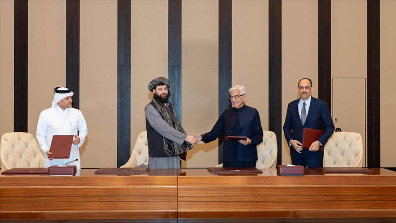 তুরস্ক-কাতার মধ্যস্থতায় পাকিস্তান ও আফগানিস্তানের মধ্যে যুদ্ধবিরতি চুক্তি স্বাক্ষর