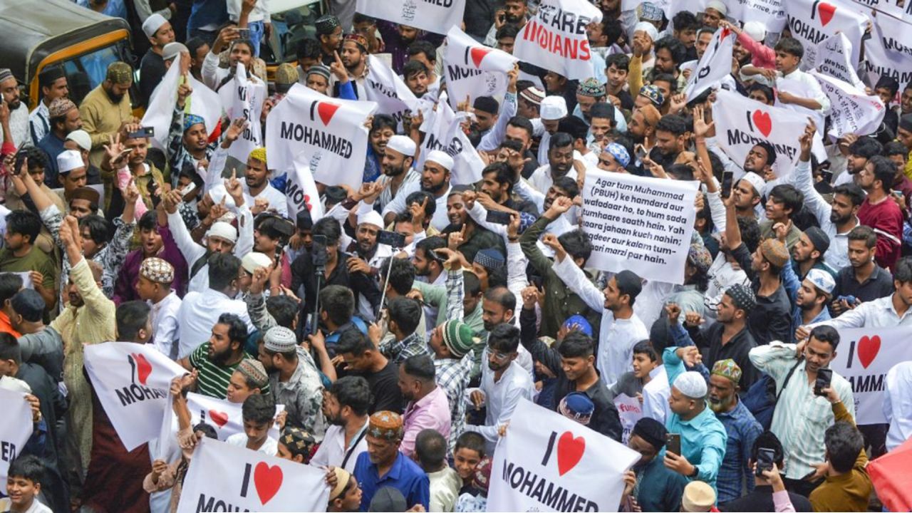 মুহাম্মদকে ভালোবাসি লেখায় ভারতে নজিরবিহীন দমন-পীড়ন: নিন্দা মুসলিম বিশ্বের