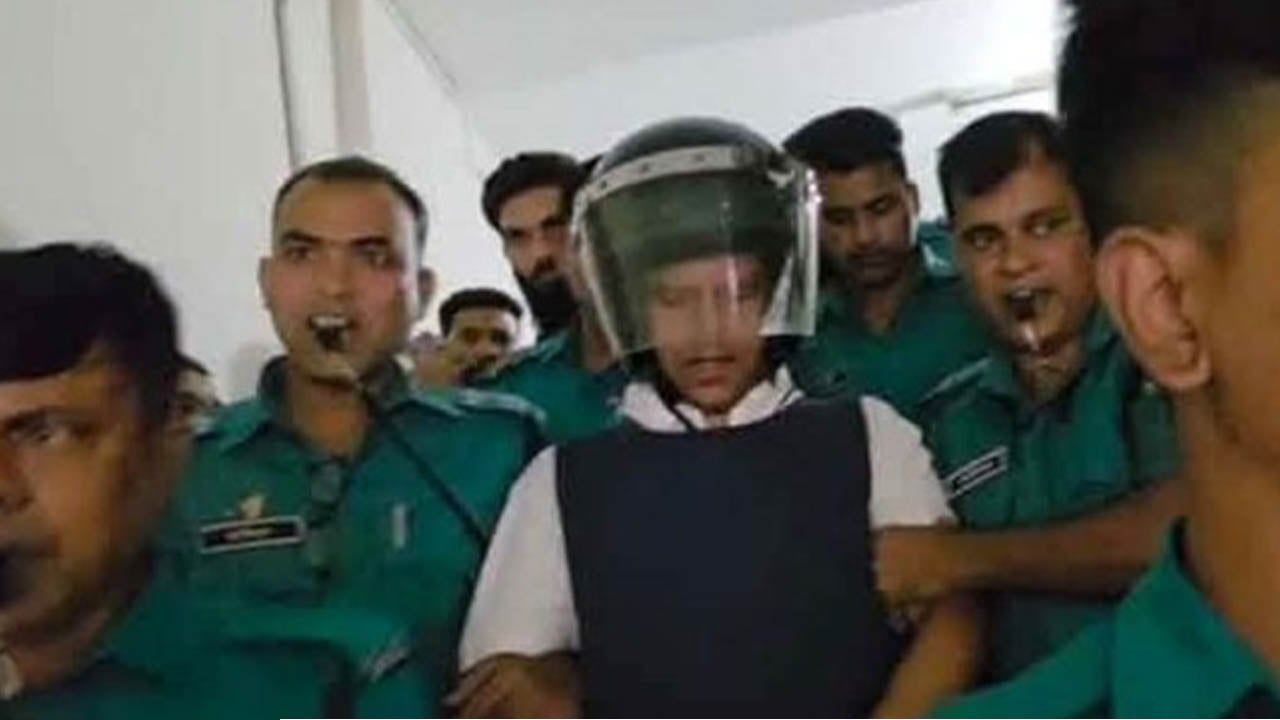 দেশবিরোধী ষড়যন্ত্রে অর্থযোগান ও নির্দেশের অভিযোগে সেলিম প্রধানের দুই দিনের রিমান্ড