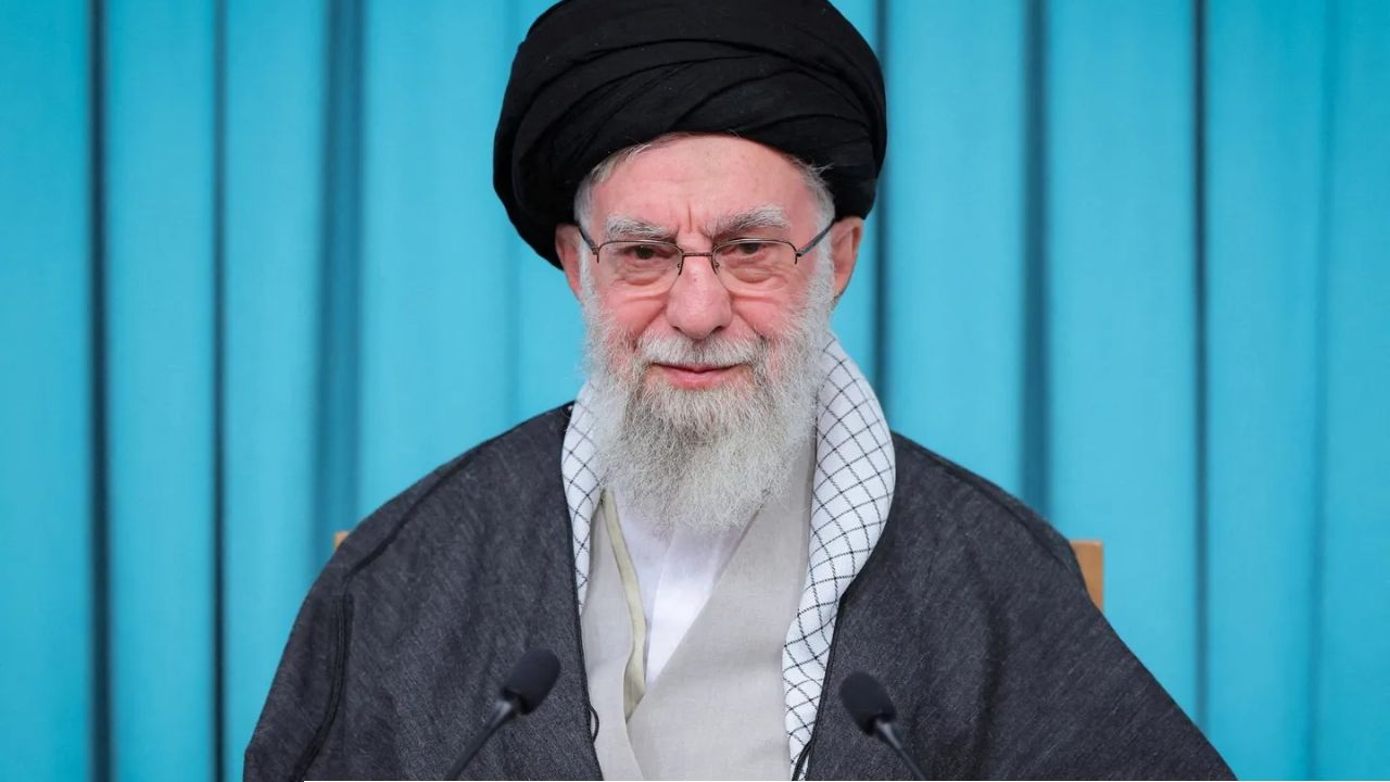 ইসরায়েলকে ছাড়লে তবেই যুক্তরাষ্ট্রের সঙ্গে সহযোগিতা: খামেনি