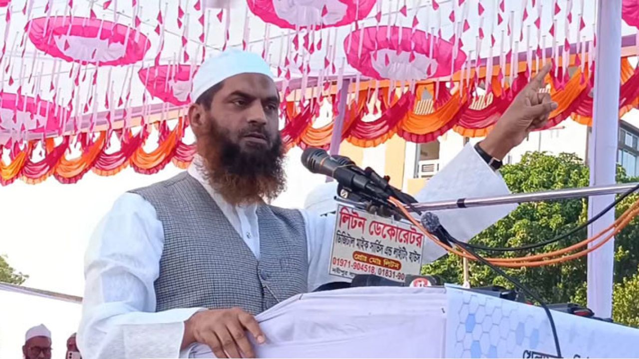 দেশ বদলাতে বড় দল লাগে না, যুবসমাজই যথেষ্ট: মাওলানা মামুনুল হক