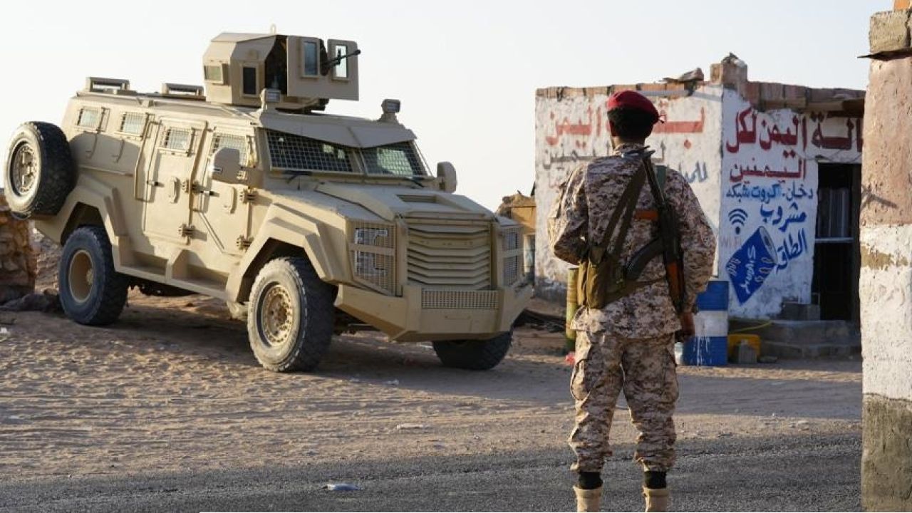 ইয়েমেনে ক্ষমতার পালাবদল: আবিয়ানে সরকারি বাহিনীর প্রবেশ ও রিয়াদ সম্মেলনের প্রস্তুতি