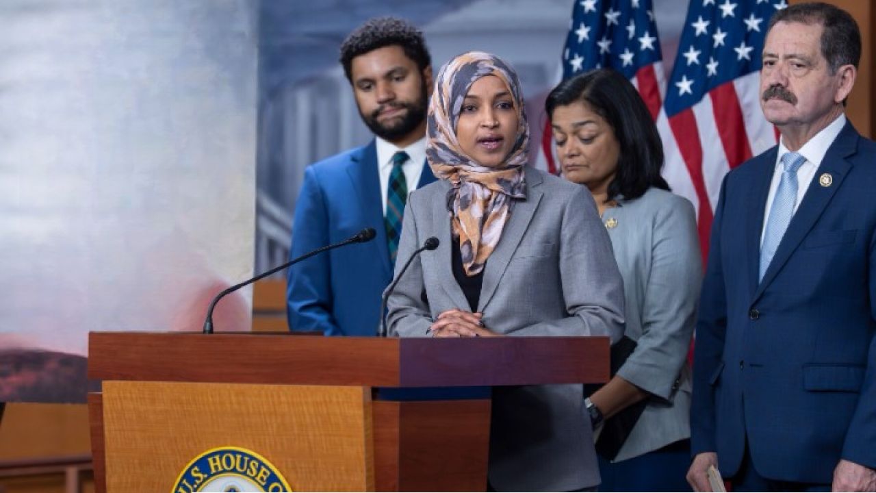 ট্রাম্পের বক্তব্যে বাড়ছে মৃত্যুর হুমকি: অভিযোগ মুসলিম মার্কিন কংগ্রেস সদস্য ইলহান ওমরের