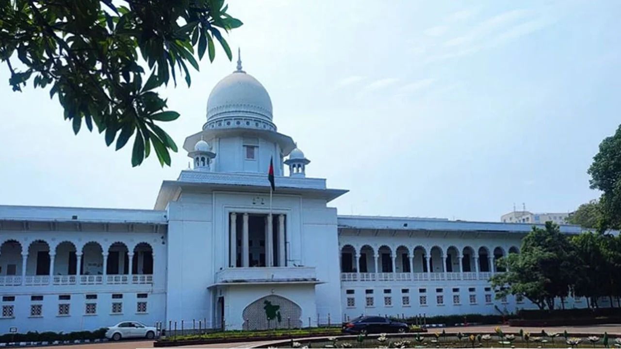 সংকটে সাংবিধানিক সংস্কার প্রক্রিয়া: গণভোটের বৈধতা চ্যালেঞ্জ ও বিএনপির শপথ বর্জন