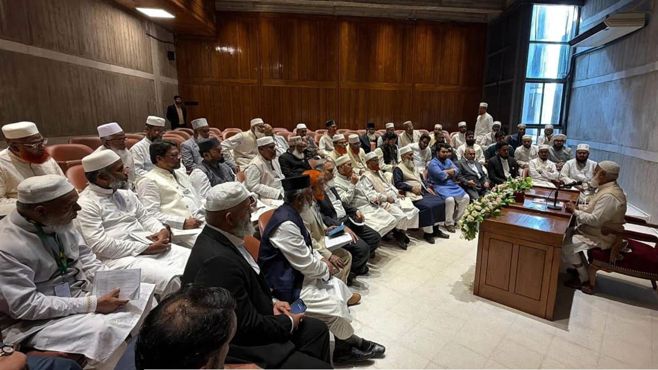 সংসদে জামায়াত ও ১১-দলীয় জোটের শপথ: সংস্কার পরিষদে নেই বিএনপি