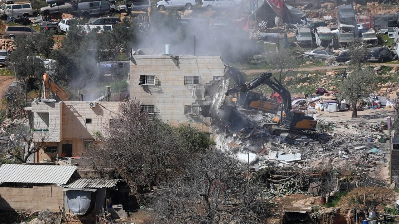 পশ্চিমতীরে ইসরায়েলি ধ্বংসযজ্ঞ: দুই মাসে গুঁড়িয়ে দেওয়া হলো ফিলিস্তিনি ৩১২ স্থাপনা