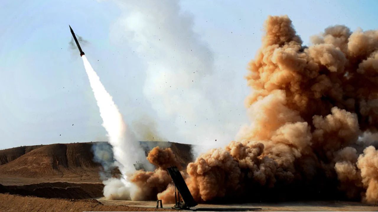 মধ্যপ্রাচ্যে যুদ্ধের দামামা: ইসরায়েলে ইরানের দ্বিতীয় দফা ক্ষেপণাস্ত্র হামলা