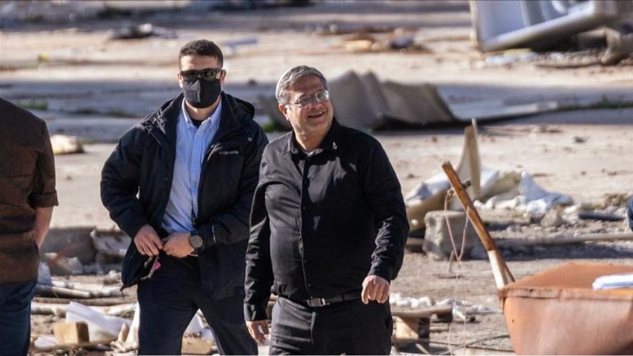 ইসরায়েলে ক্ষেপণাস্ত্র হামলার পর মন্ত্রীর ওপর ক্ষোভ: ‘আপনি নাৎসি, এই মৃত্যুর জন্য দায়ী’