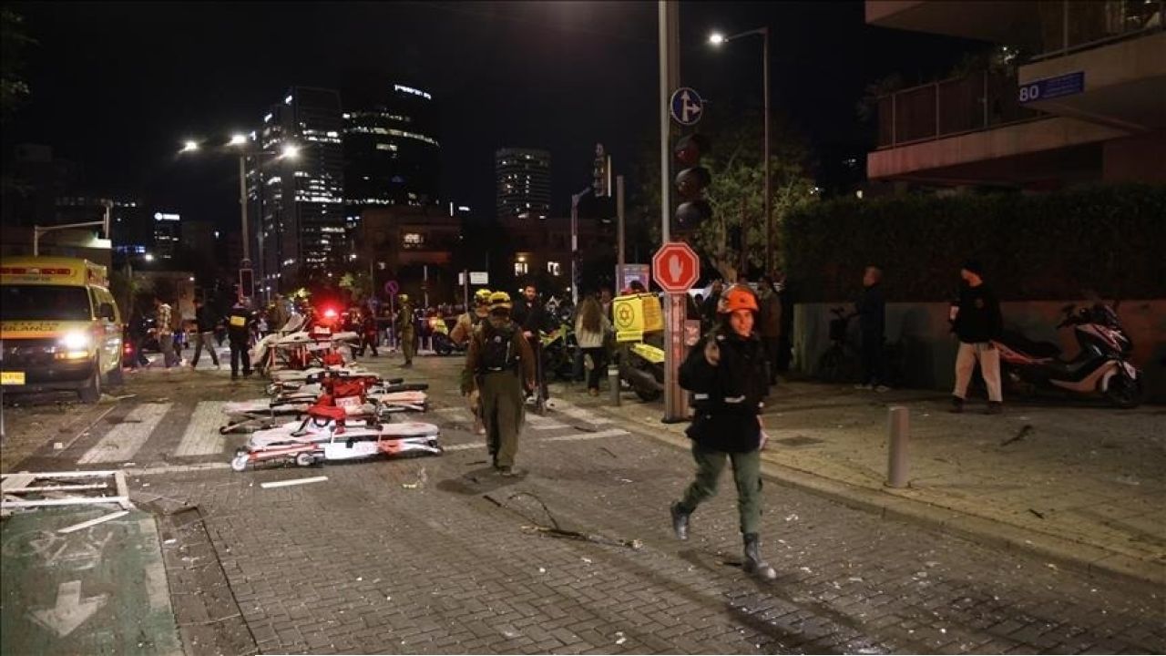 ইসরায়েলের কেন্দ্রে ইরানের ভয়াবহ মিসাইল হামলা: ৬ জন আহত, ব্যাপক ক্ষয়ক্ষতি