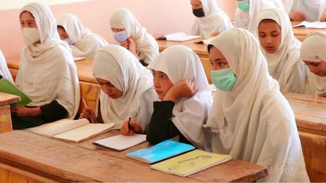 আফগানিস্তানে নতুন শিক্ষাবর্ষ শুরু: মাধ্যমিকের দুয়ারে এখনো অপেক্ষমাণ হাজারো কিশোরী