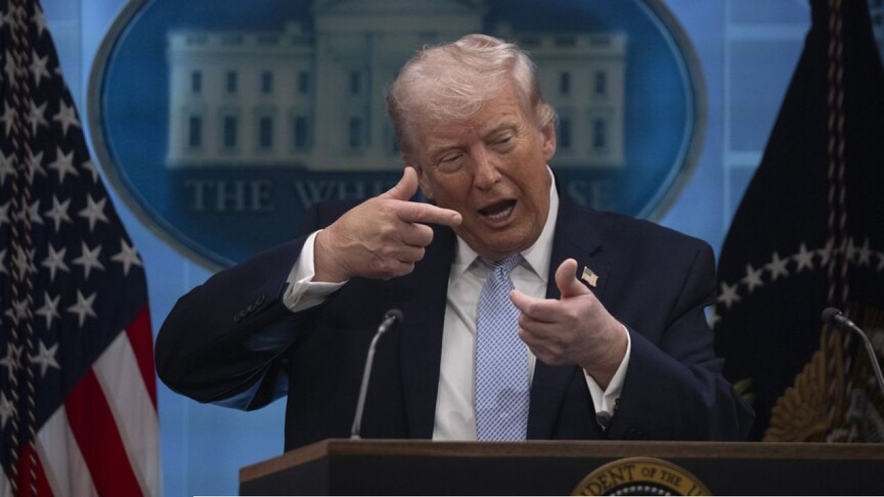 আজ রাতেই ধ্বংস হয়ে যেতে পারে ইরানের এক প্রাচীন সভ্যতা: ট্রাম্পের হুঁশিয়ারি