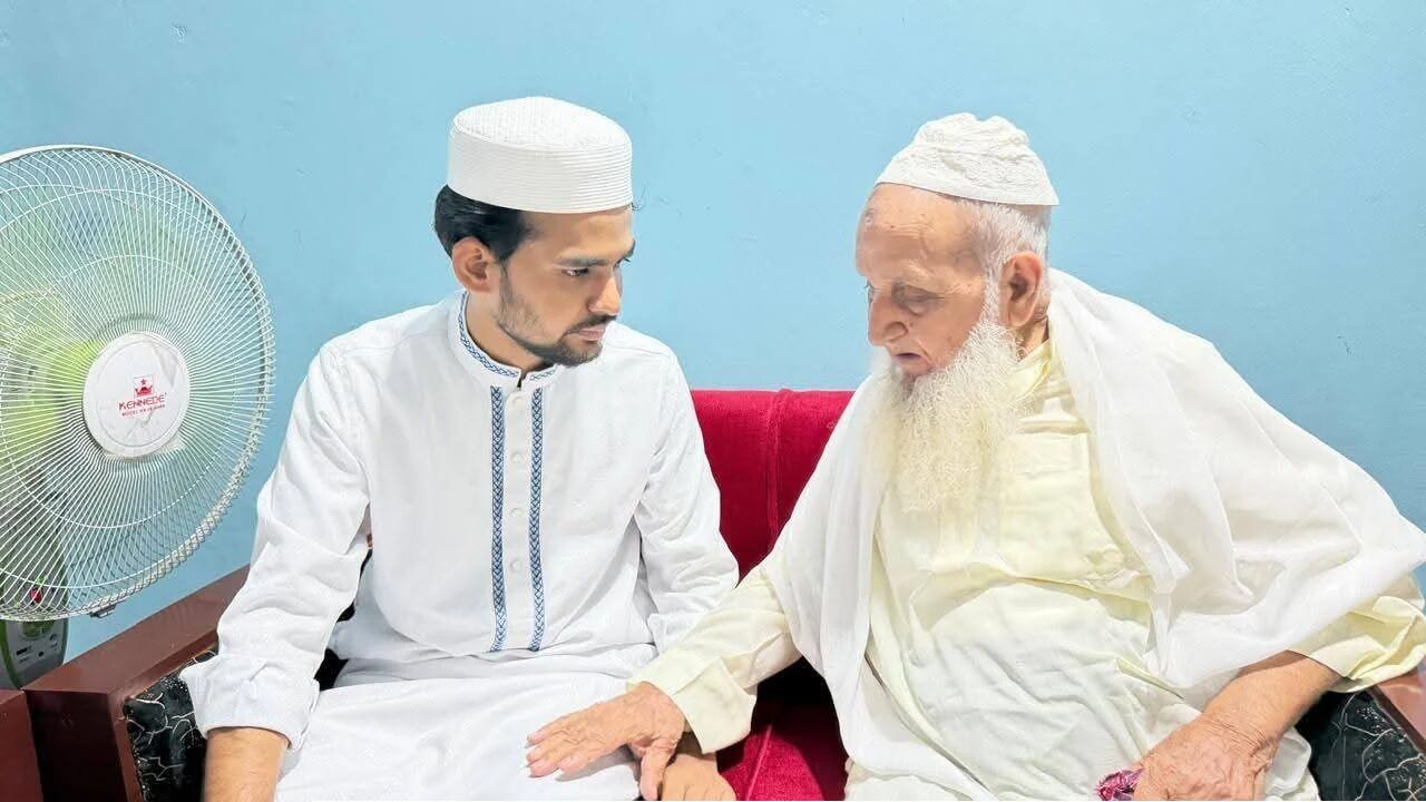 হেফাজত আমিরের সাথে আসিফ মাহমুদের সাক্ষাৎ: শাপলা চত্বরের শহীদদের রাষ্ট্রীয় স্বীকৃতিতে কৃতজ্ঞতা প্রকাশ