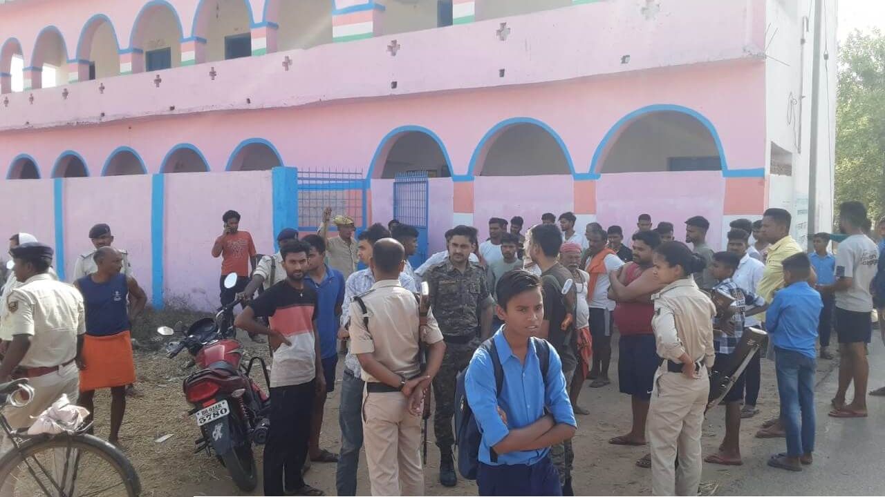 বিহারের স্কুলে ‘গরুর’ গোশতের গুজব ঘিরে উত্তেজনা: ৫ মুসলিম শিক্ষক আটক