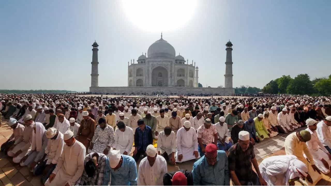 তাজমহলে ঈদুল আজহার নামাজ ও ফ্রি এন্ট্রির প্রতিবাদে হিন্দুত্ববাদী সংগঠনের বিক্ষোভ