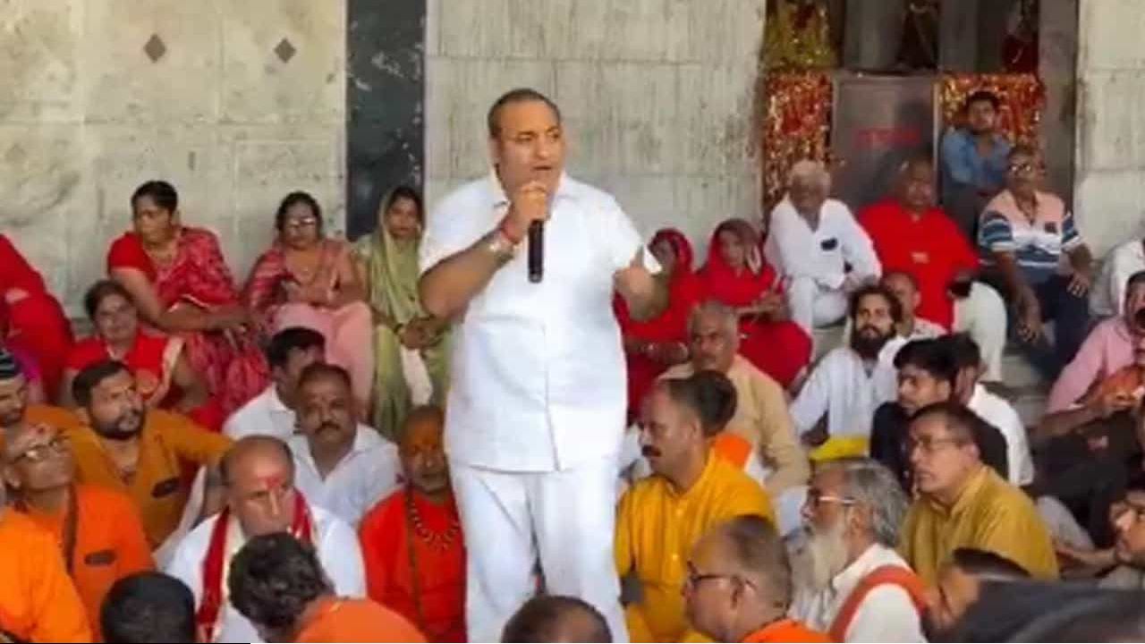 গণহত্যার মাধ্যমেই ইসলামের অবসান ঘটবে বলে হুমকি হিন্দুত্ববাদী নেতার