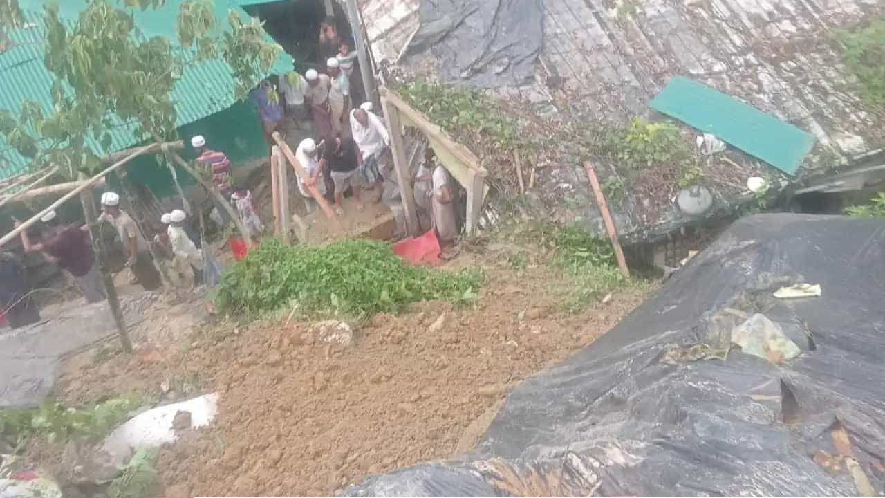 কক্সবাজারের রোহিঙ্গা ক্যাম্পে দেয়াল ধসে রোহিঙ্গা নারীর করুণ মৃত্যু
