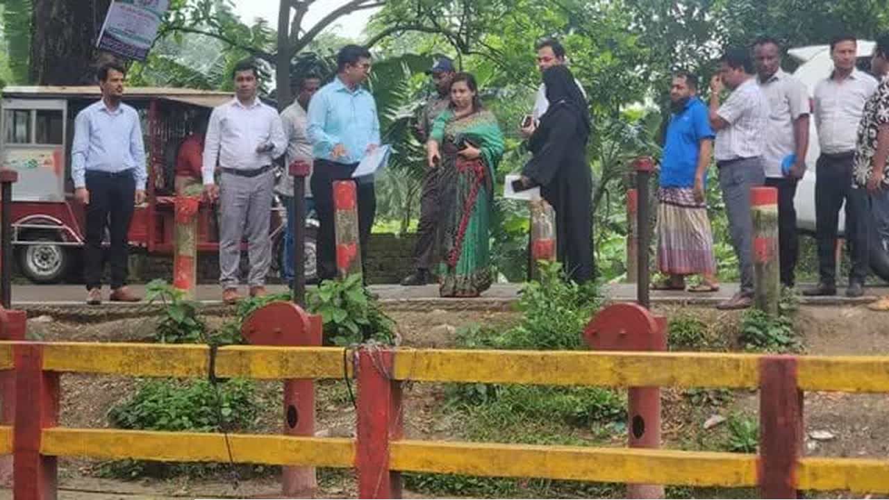 মনোহরদীতে সততা ও স্বচ্ছতার অনন্য নজির: খাল খনন শেষে সাশ্রয়কৃত ৪৭ লাখ টাকা সরকারি কোষাগারে ফেরত