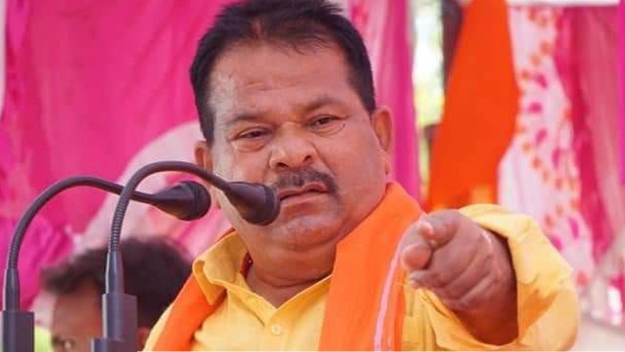 ভারতে আবারও মুসলিমদের নিশানা: মাদ্রাসা গুঁড়িয়ে দেওয়ার হুঙ্কার হিন্দু যুব বাহিনীর নেতার